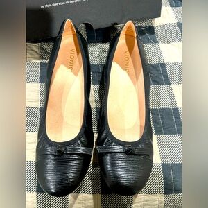 Vionica Black Amorie Flats size 11